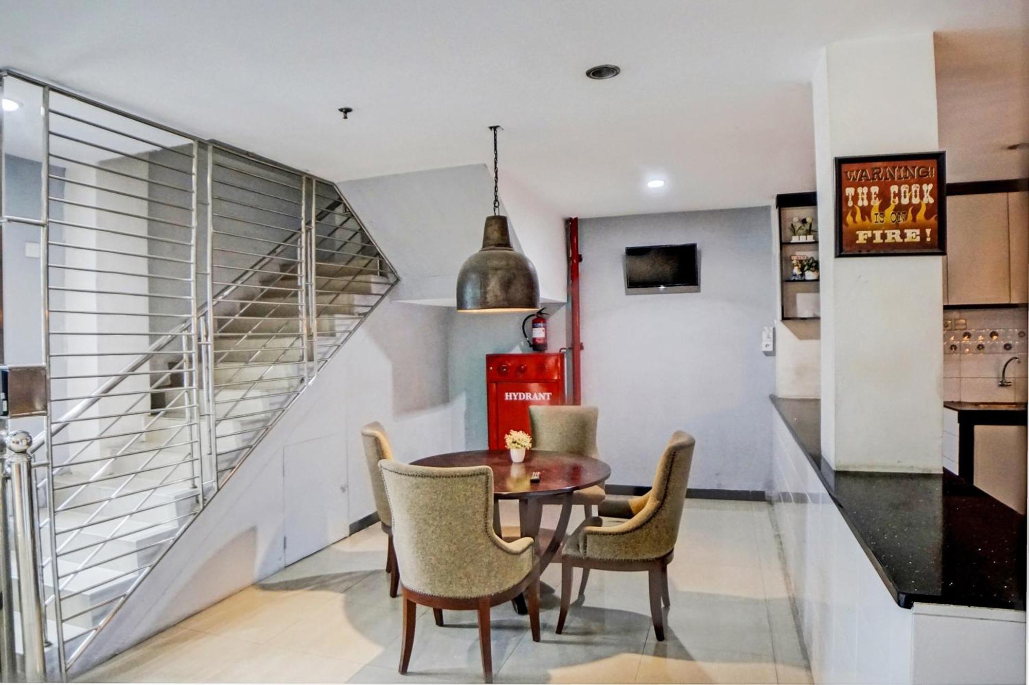 Spot On 92822 Finest House Near Amplas Bus Terminal Medan Exteriör bild